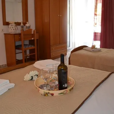 Katerinas Apartment Neos Marmaras