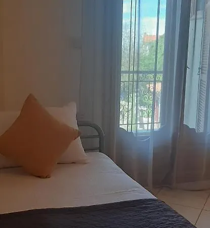 Katerina 's & Apartmán Neos Marmaras