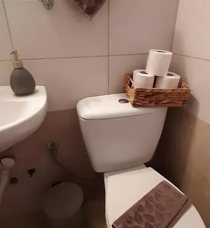 Katerina 's & Apartmán Neos Marmaras